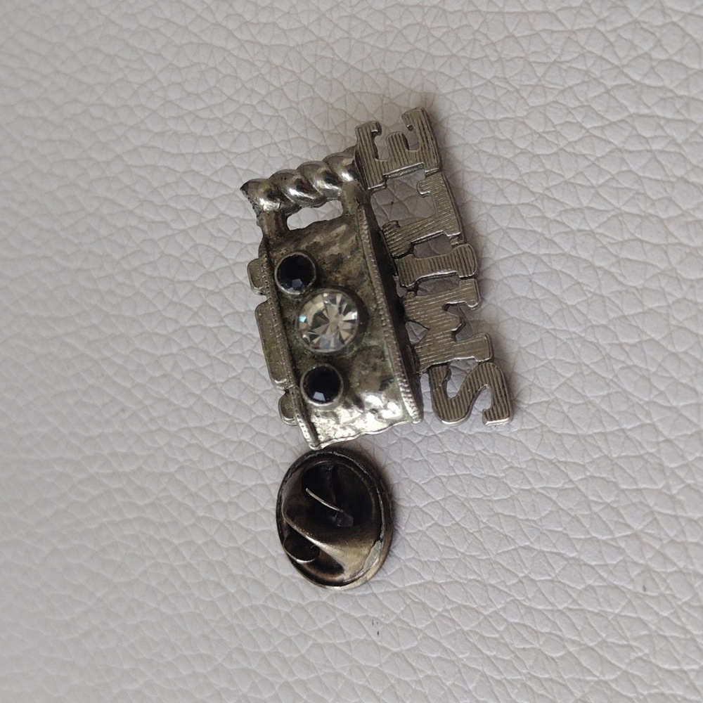 Camera Pin - Picture 3 of 13